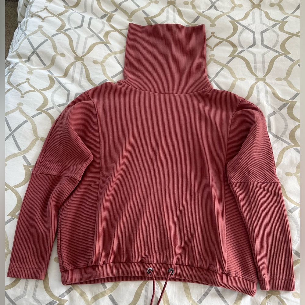 Varley Ribbed Turtleneck Sweatshirt in Rust - Picture 4 of 7
